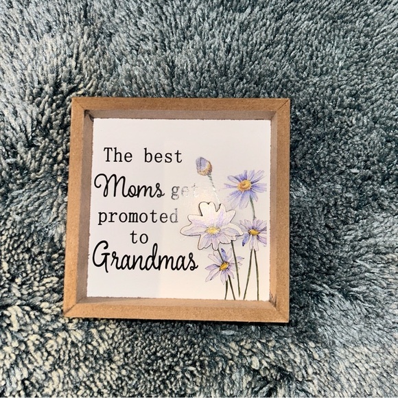 Wooden Frame with Floral Design - White and Brown - Picture 1 of 3